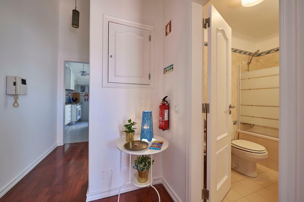 Cozy Apartment In Historic Center With Terrace Lisbon Luaran gambar