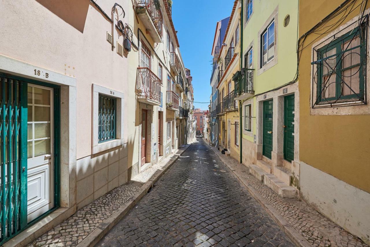 Cozy Apartment In Historic Center With Terrace Lisbon Luaran gambar