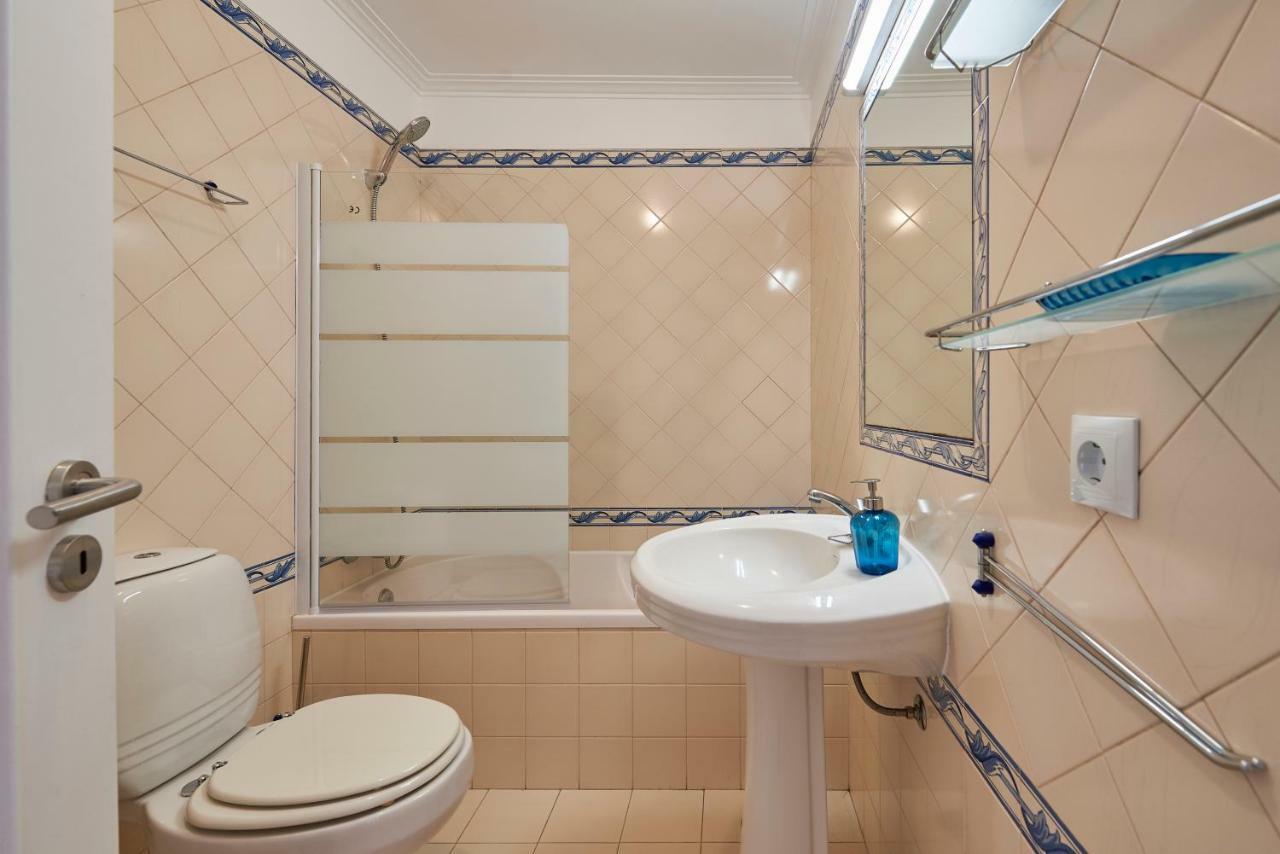 Cozy Apartment In Historic Center With Terrace Lisbon Luaran gambar