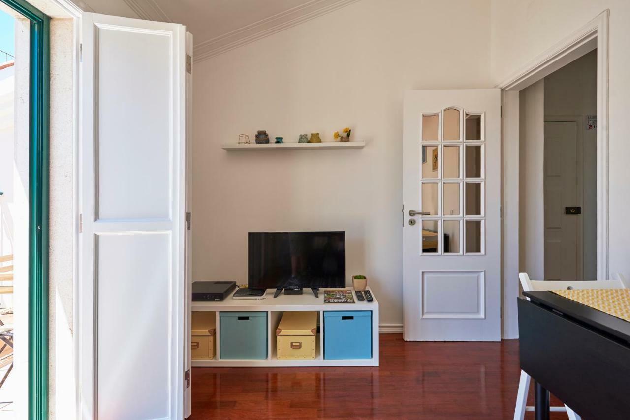 Cozy Apartment In Historic Center With Terrace Lisbon Luaran gambar